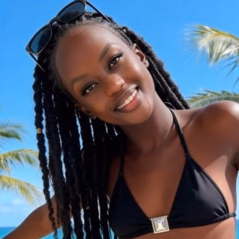 PETITE GF 🥰🏝️