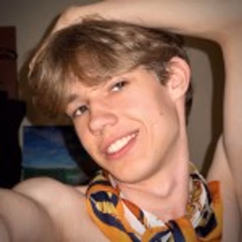 Ollie Bloom
