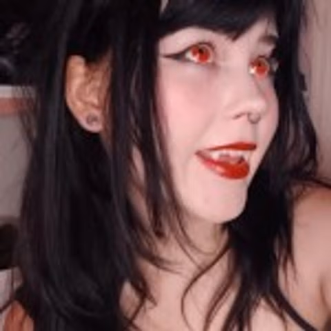 𝐈𝐯𝐲 𝐒𝐧𝐨𝐰
